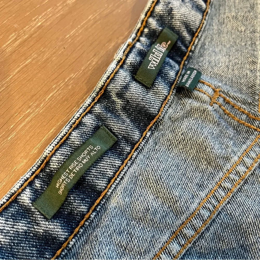 Wild Fable Women’s Denim Shorts Acid Wash Size 10 - Picture 2 of 7